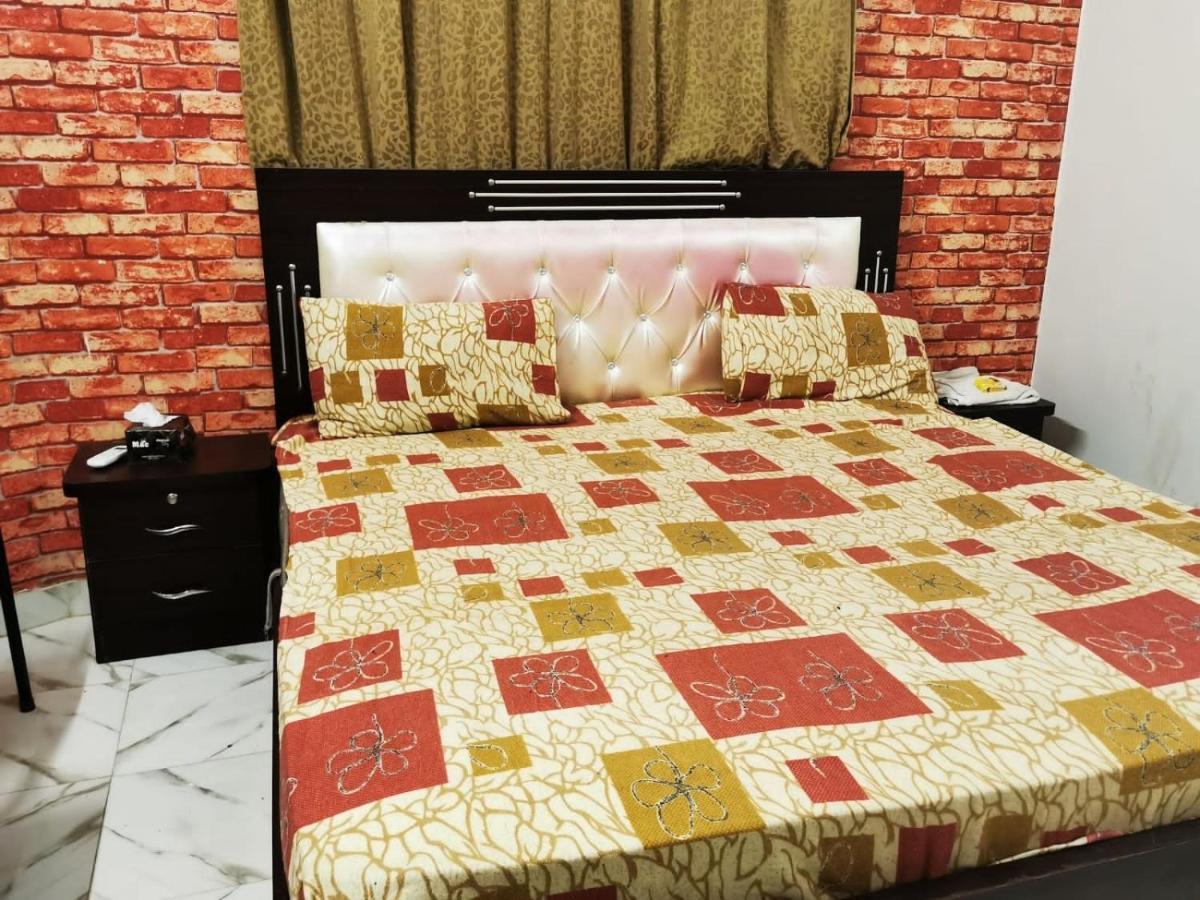 Gulshan Guest House カラチ エクステリア 写真