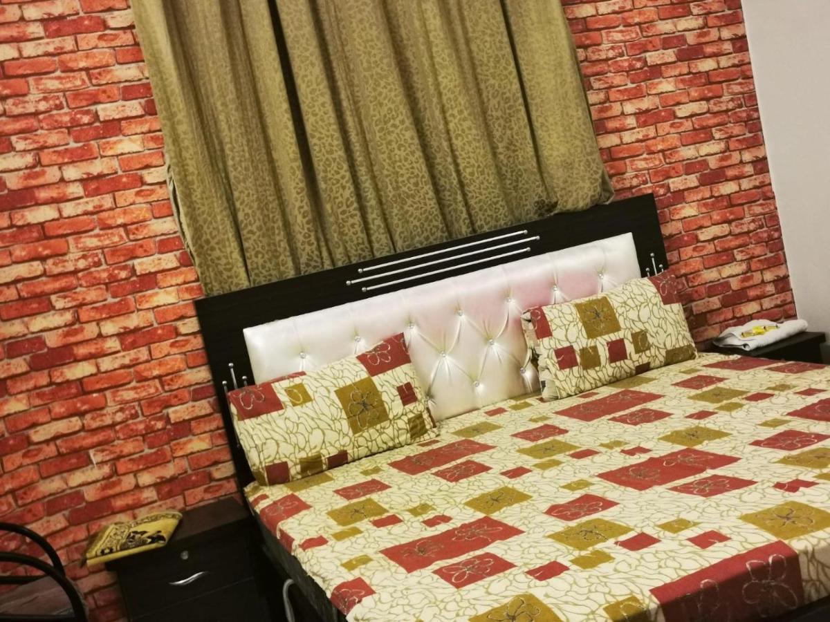 Gulshan Guest House カラチ エクステリア 写真