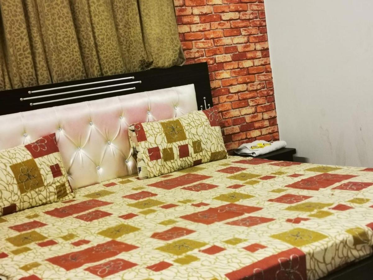 Gulshan Guest House カラチ エクステリア 写真