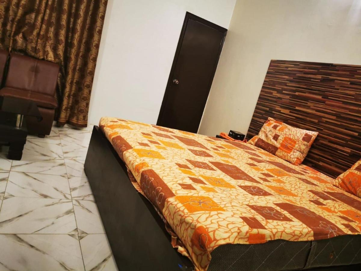 Gulshan Guest House カラチ エクステリア 写真