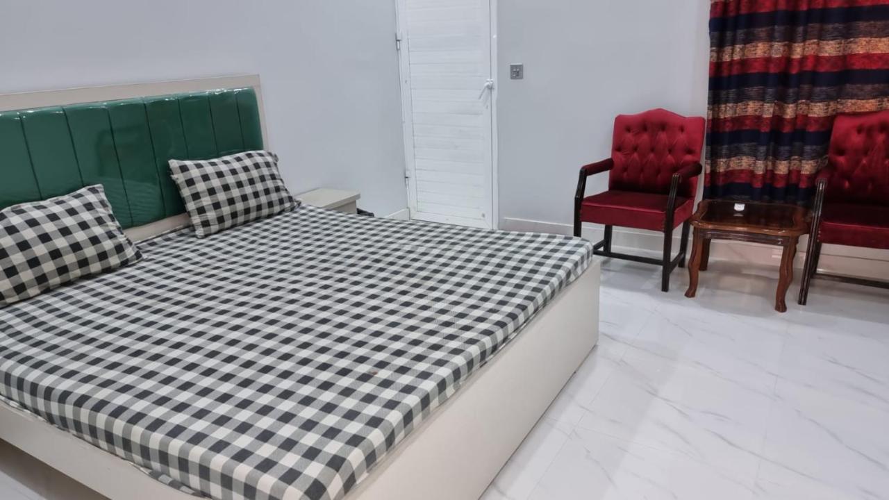 Gulshan Guest House カラチ エクステリア 写真
