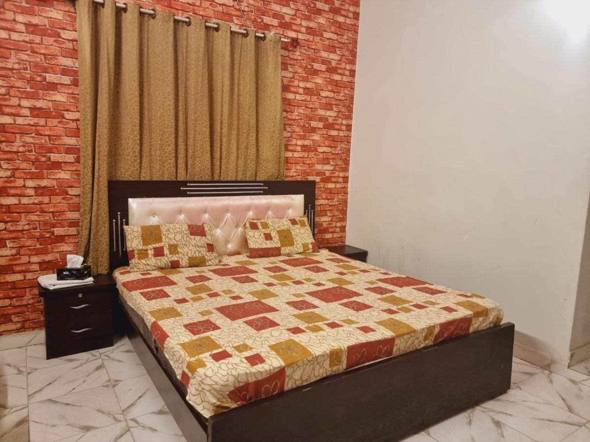 Gulshan Guest House カラチ エクステリア 写真