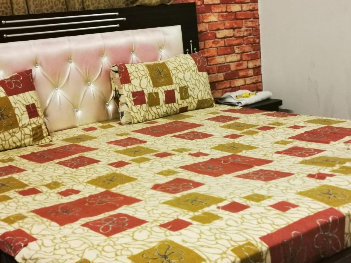 Gulshan Guest House カラチ エクステリア 写真