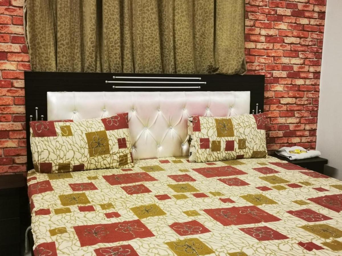 Gulshan Guest House カラチ エクステリア 写真