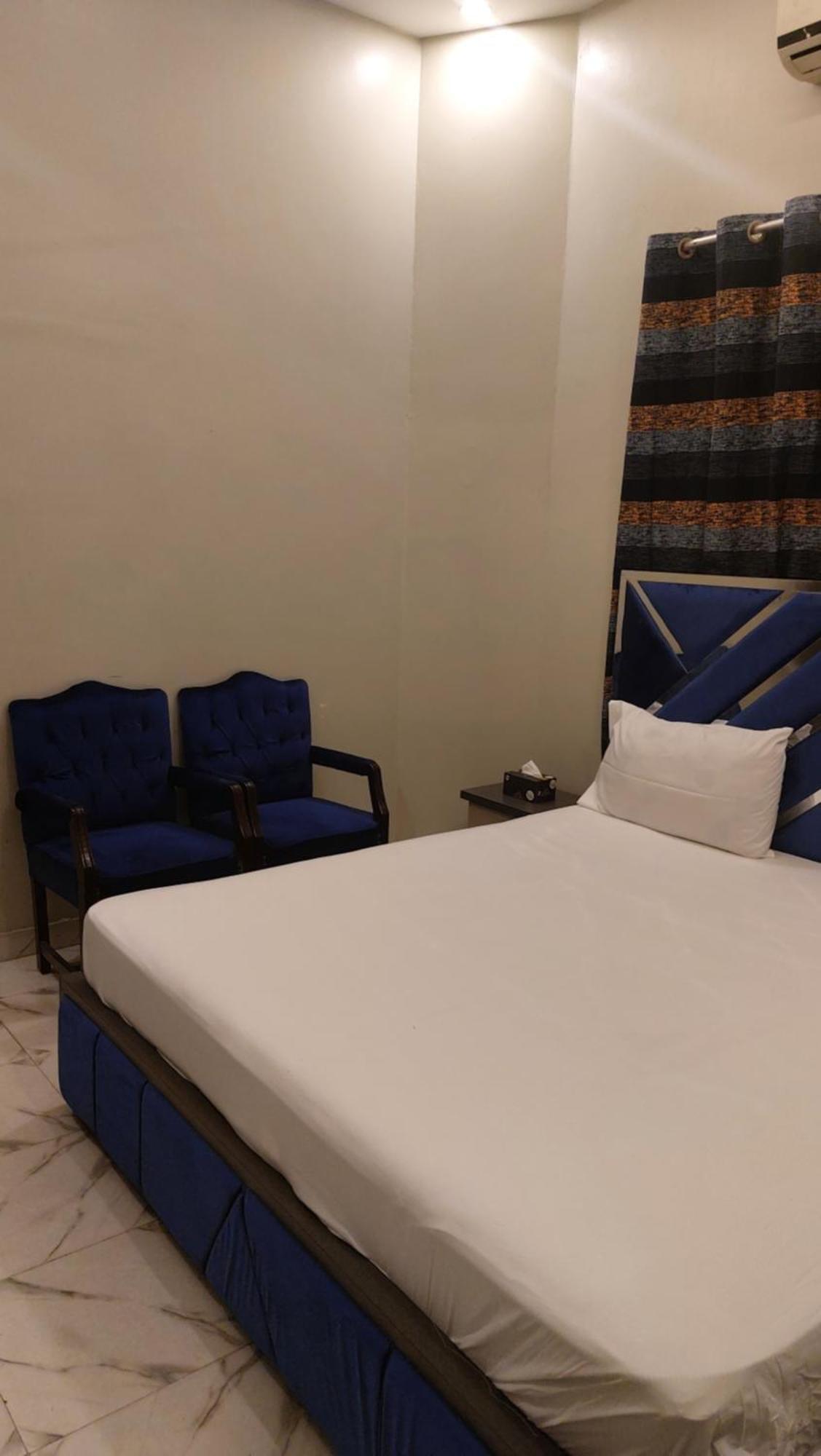 Gulshan Guest House カラチ エクステリア 写真