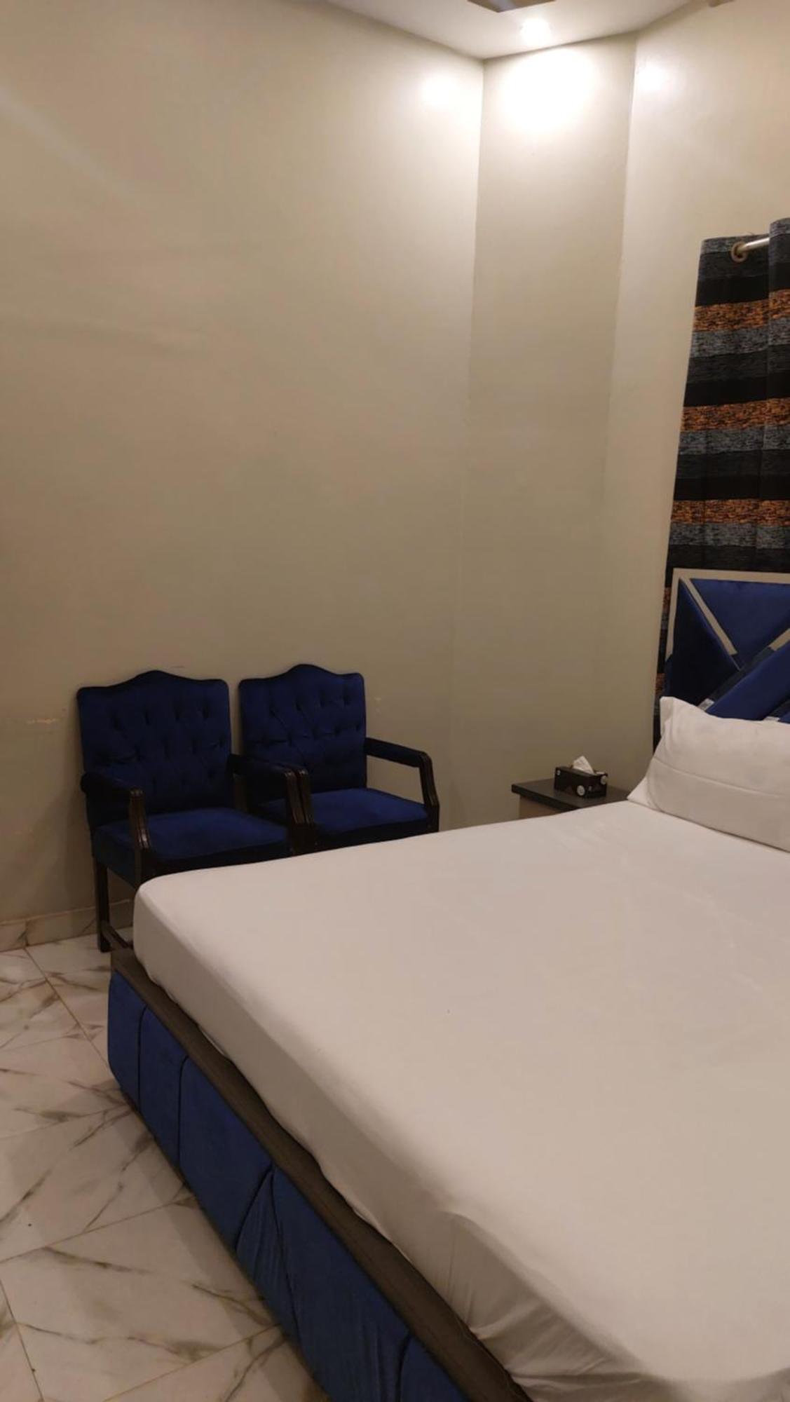 Gulshan Guest House カラチ エクステリア 写真