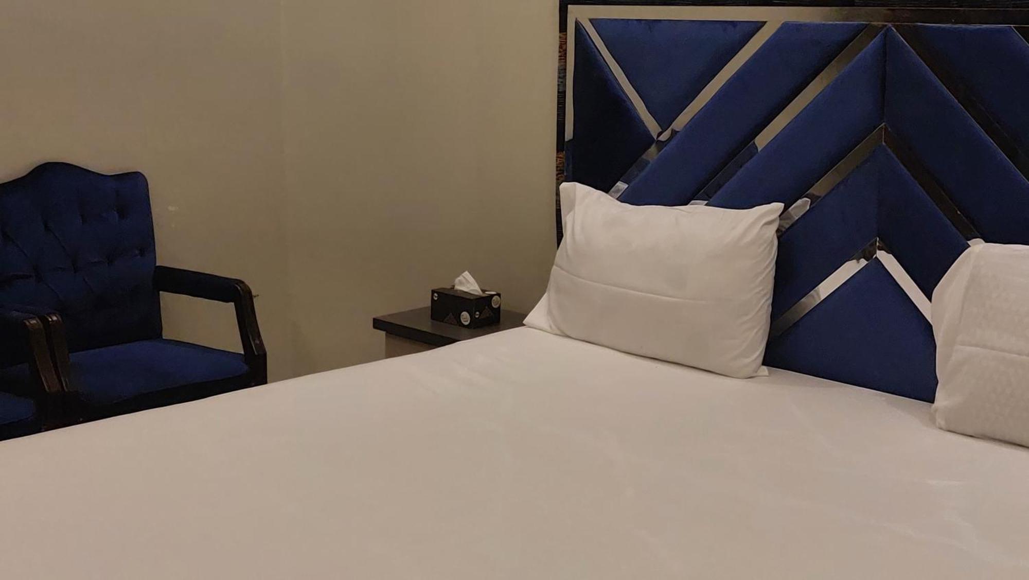 Gulshan Guest House カラチ エクステリア 写真