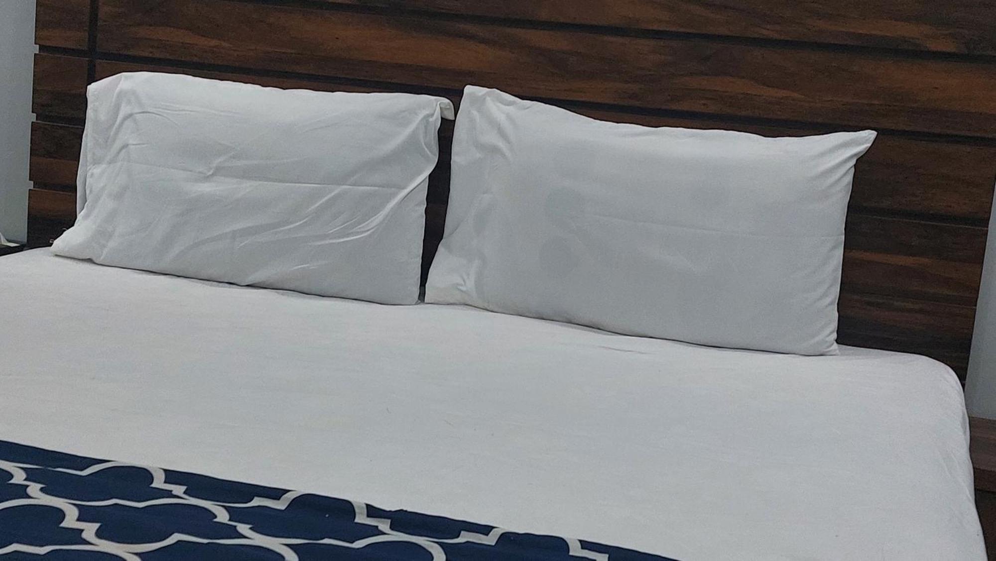 Gulshan Guest House カラチ エクステリア 写真