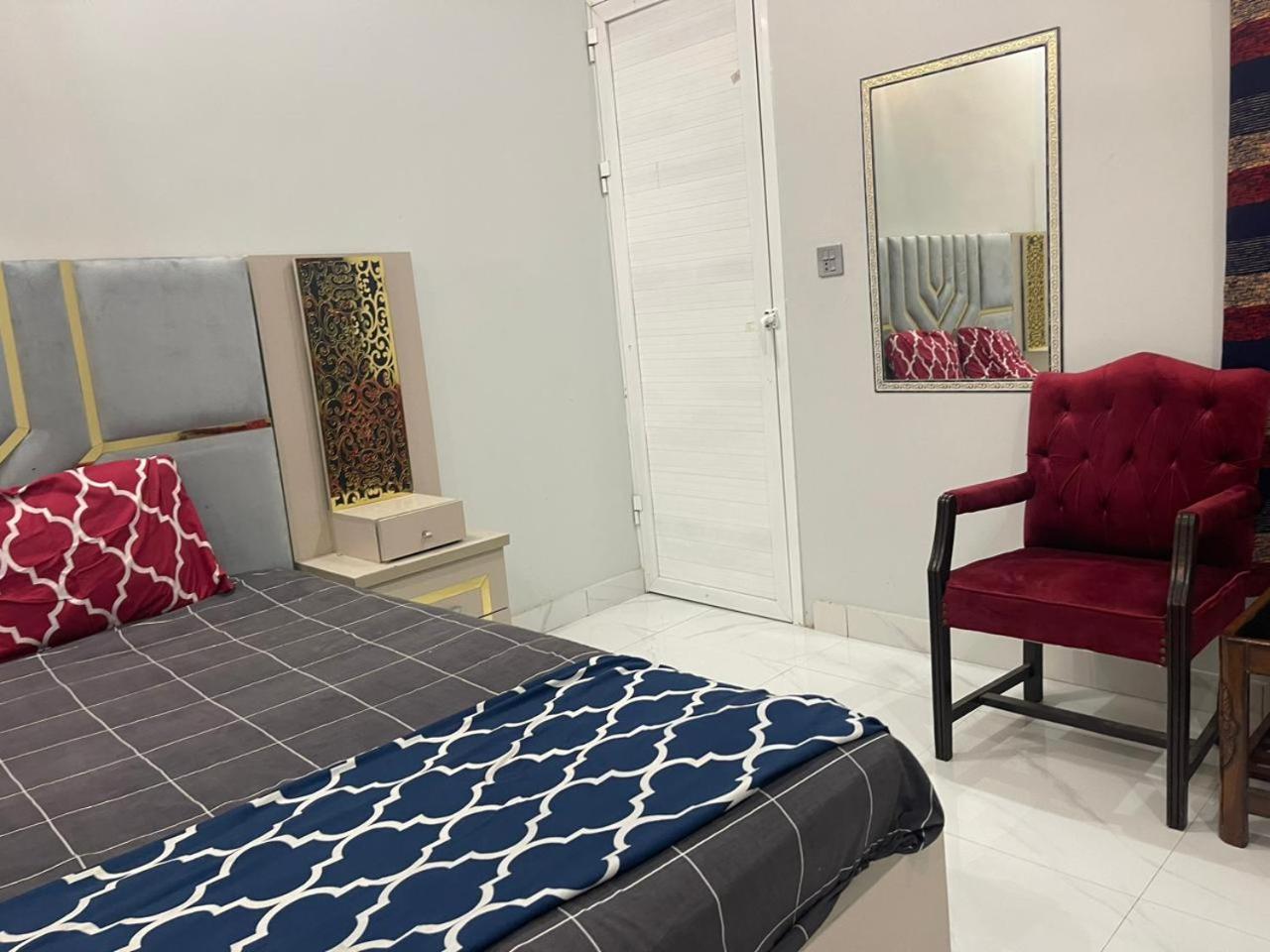 Gulshan Guest House カラチ エクステリア 写真